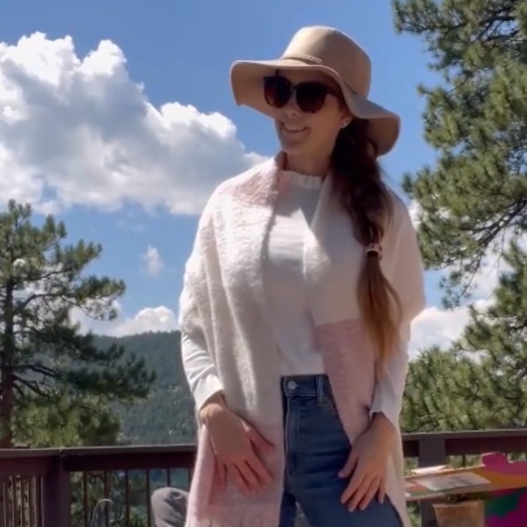 Scarf - Picture 3 of 13